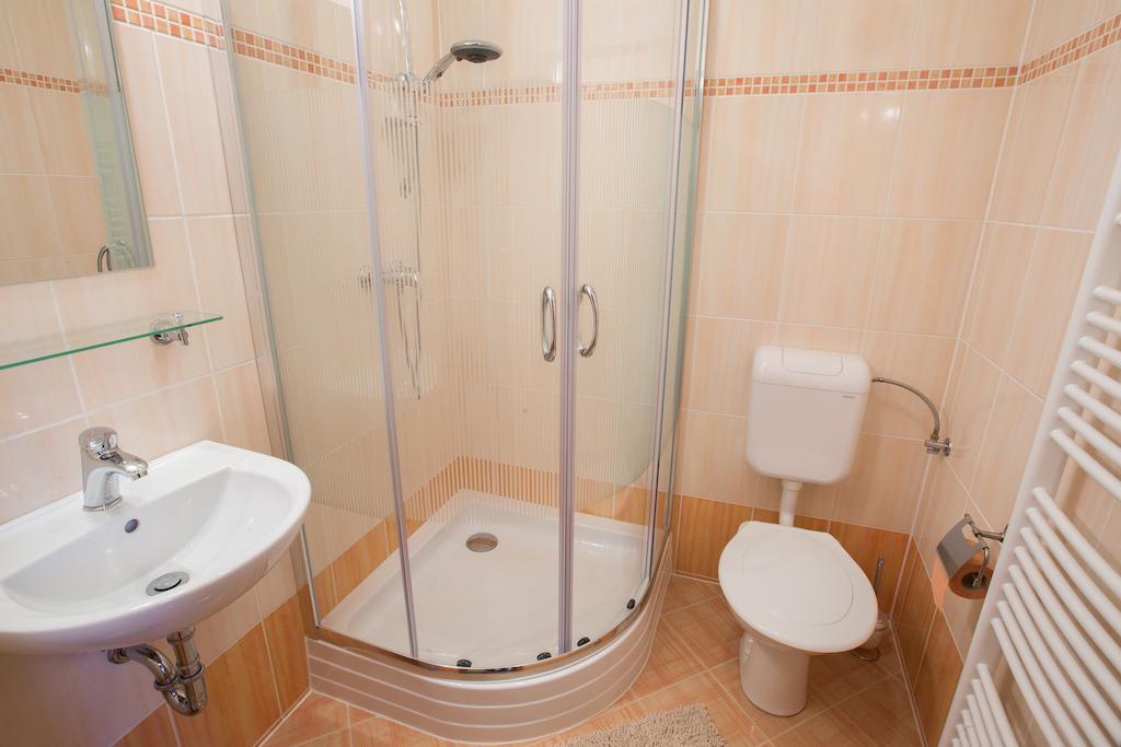 Penzion U Reky Vojkovice  エクステリア 写真